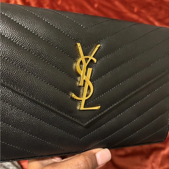 Saint Laurent Cassandre Chain Wallet - Picture 2 of 10